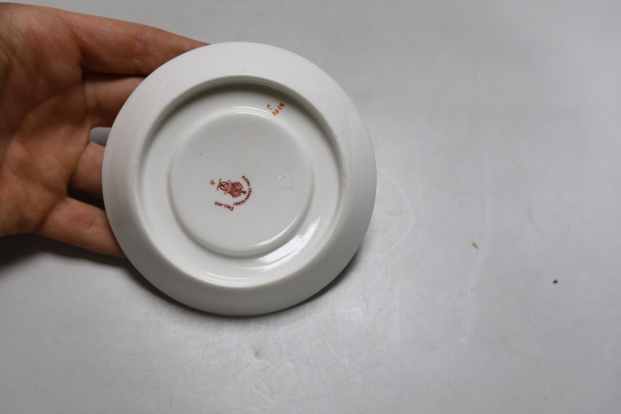 A selection of various English porcelain tea cups and saucers, to include Barr Flight Barr